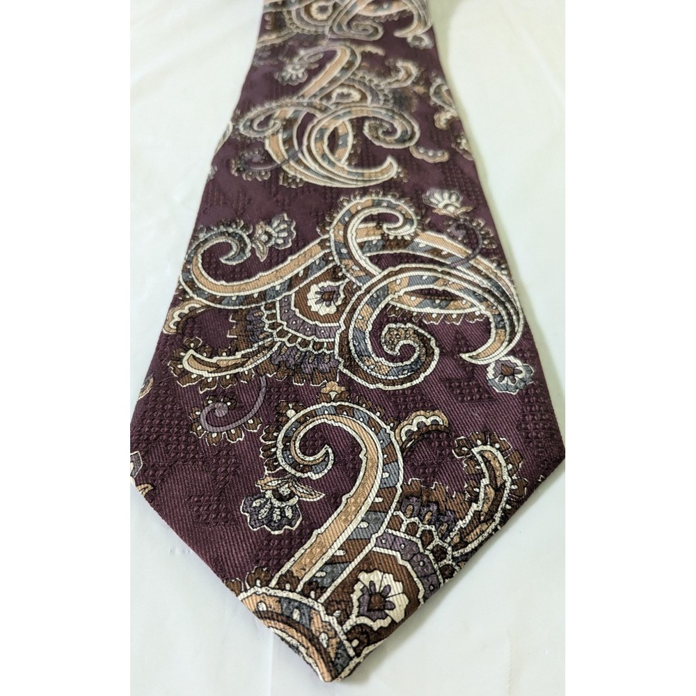 Robert Talbott Best of Class Luxury Silk Handsewn USA Intricate Paisley Tie 57x4